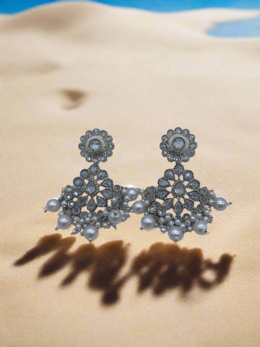 AM001 Silver polki earrings