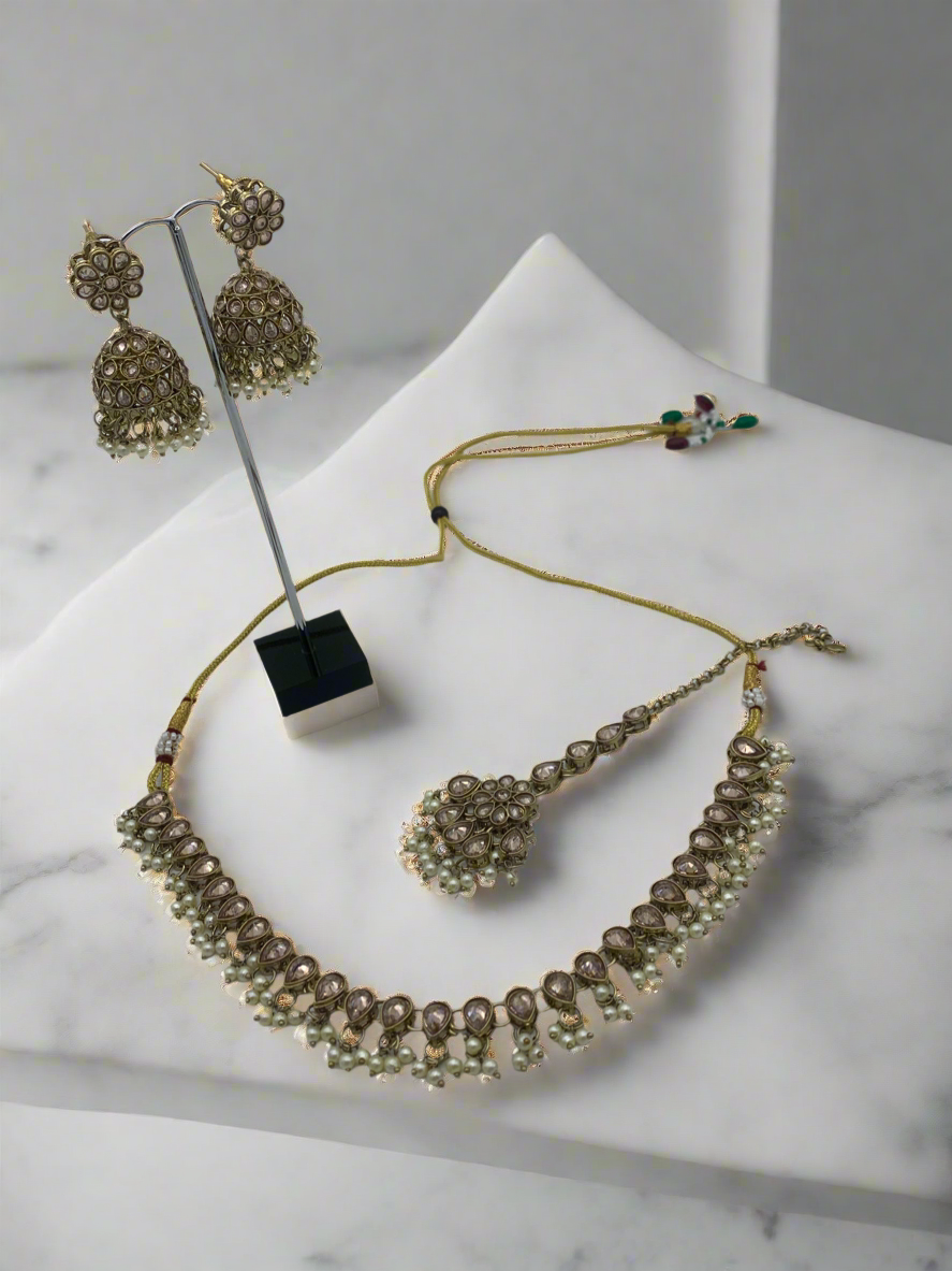 Am 008 Gold necklace set