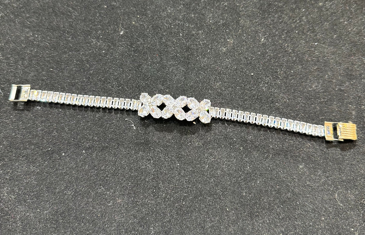 PA115 Silver colour bracelet