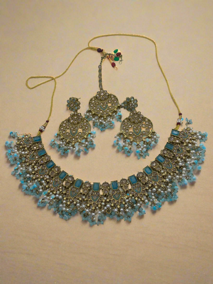Am 011 Gold and pastel blue necklace set