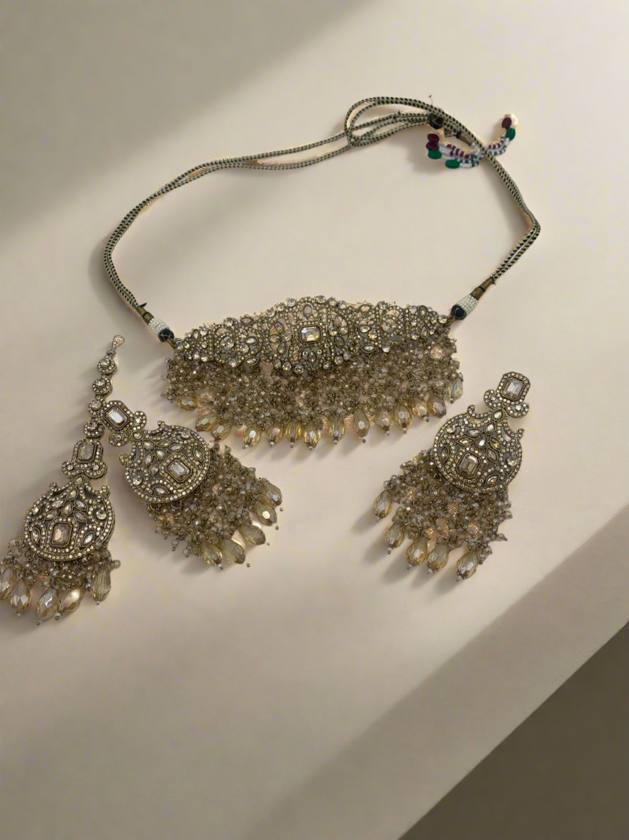 Am 010 Gold choker set