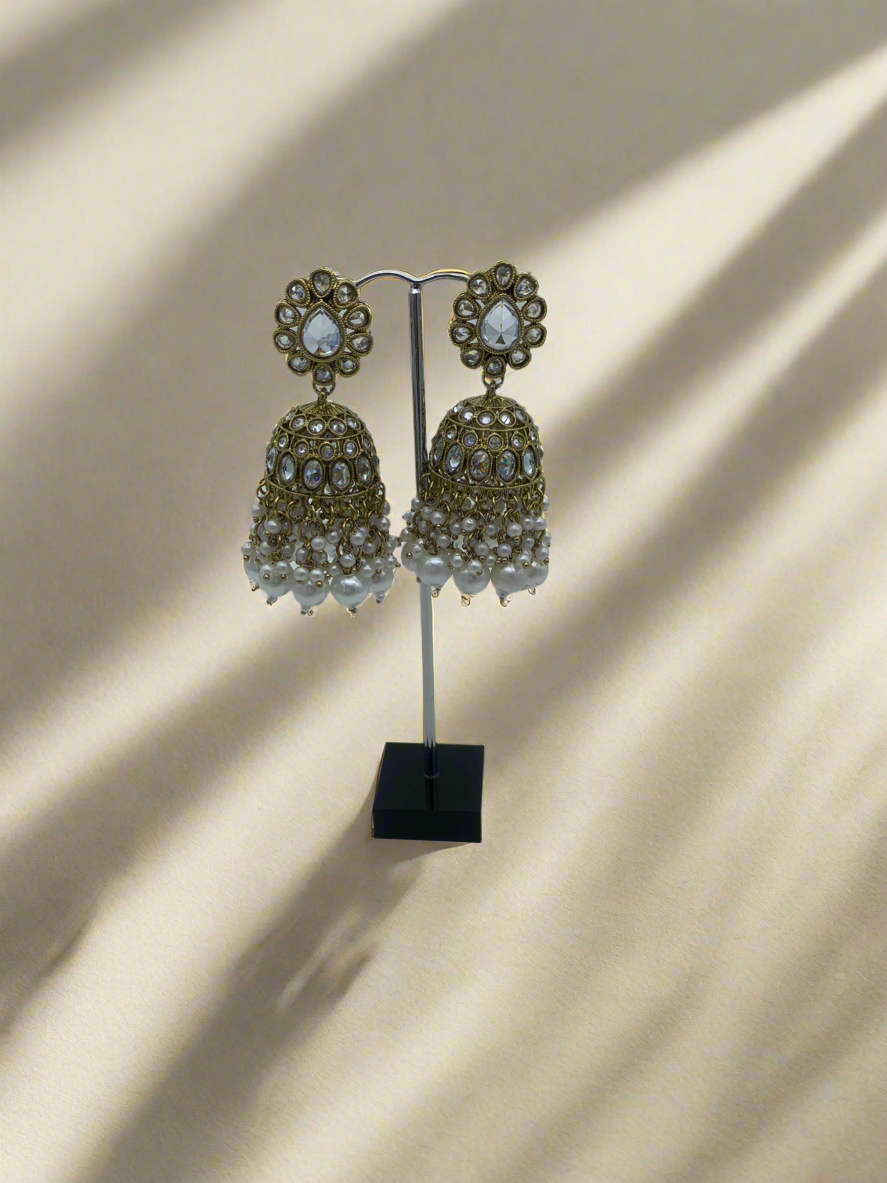 Am 007 Gold and white jhumka earrings