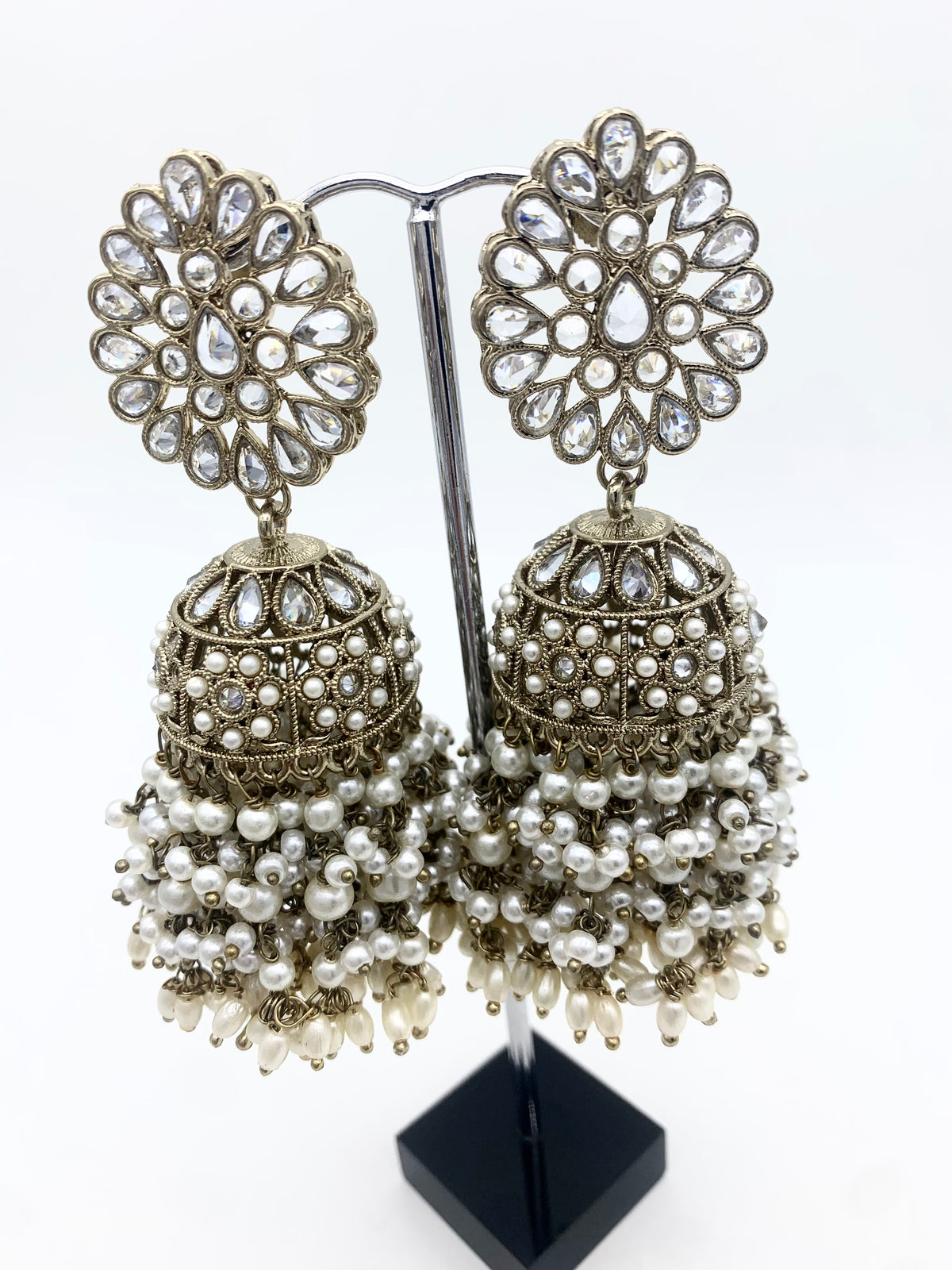 AM011 Gold and White necklace set Polki