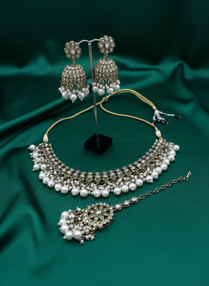 AM013 Gold and White Necklace set Polki