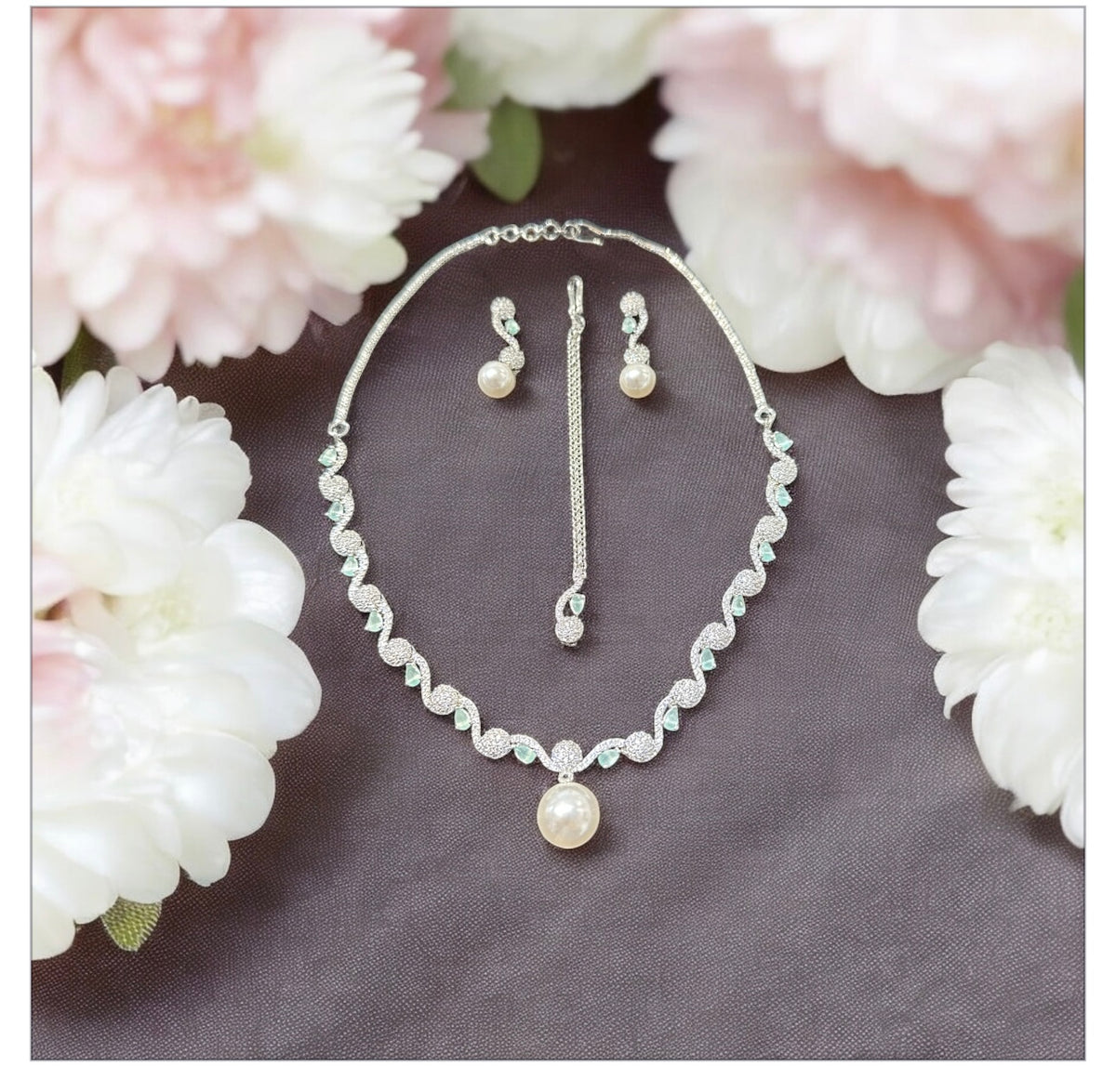 AN22 AD Mint and Silver necklace set