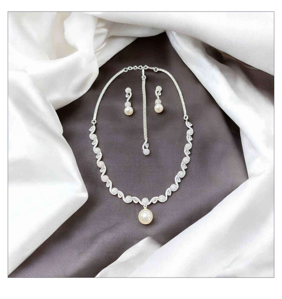 AN22 AD Silver and pearl drop necklace set