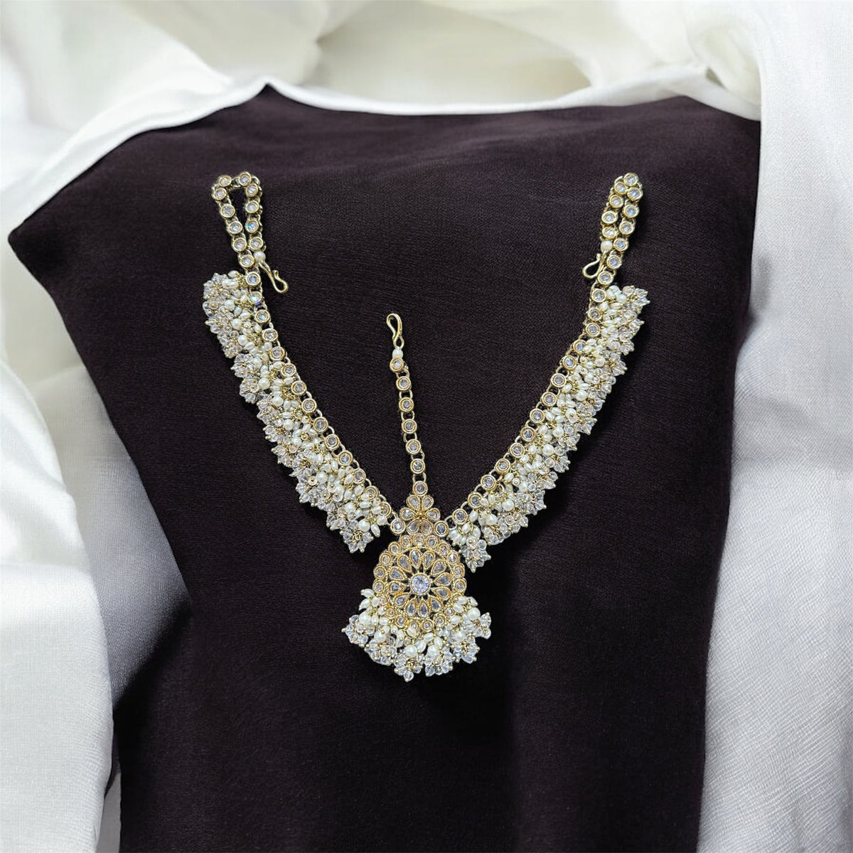AN0901 Gold and White mathapatti