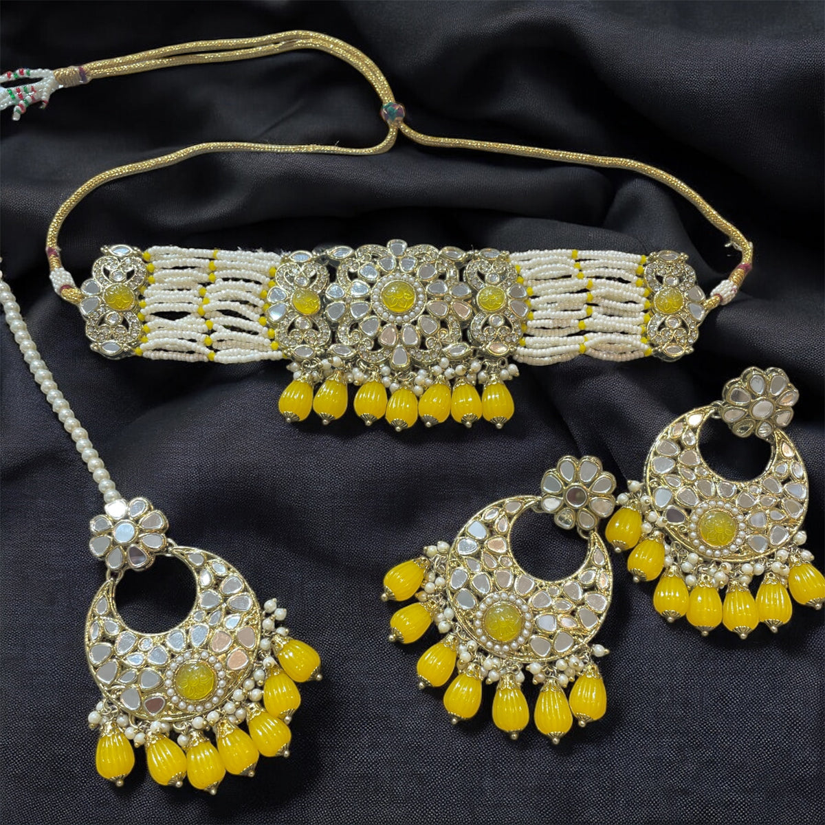 AN660 Yellow Colour Choker Set with Mirror stones