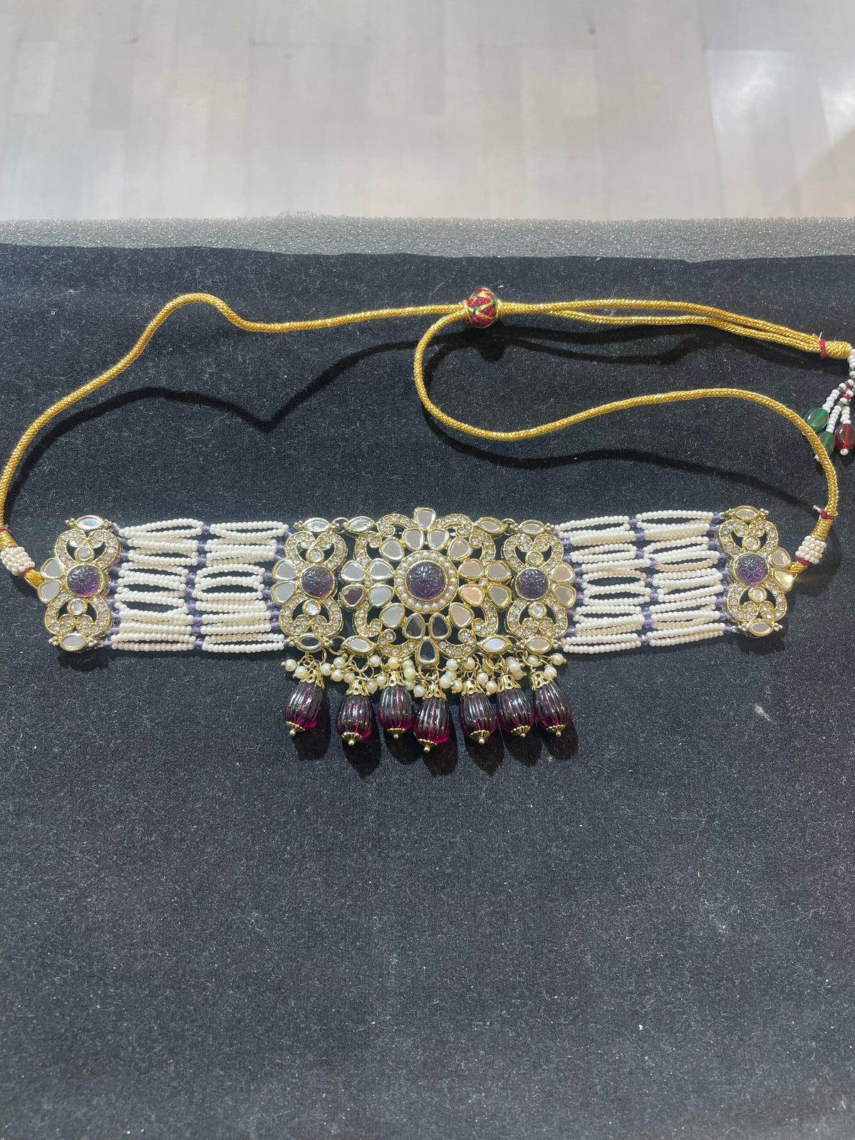 AN660 Dark Purple Choker Set With Mirror Stones