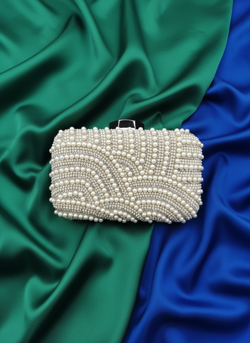 AM703 Gold clutch bag