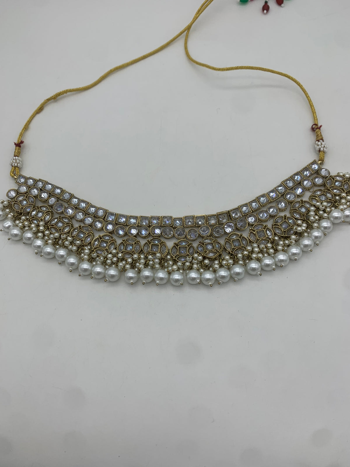 Am 012 Gold and white necklace set