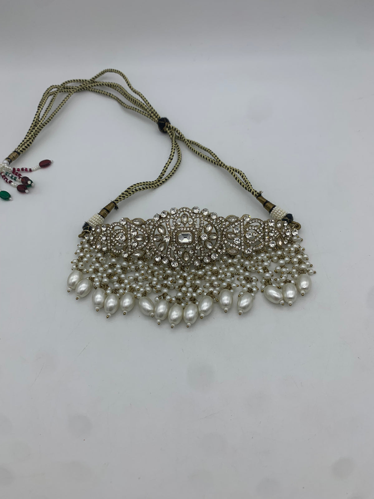 Am 010 Gold and white choker set