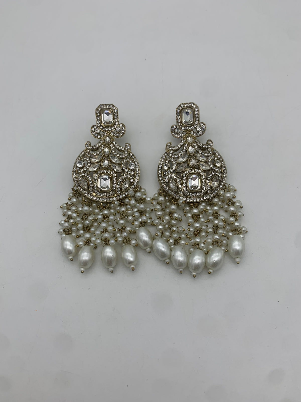 Am 010 Gold and white choker set