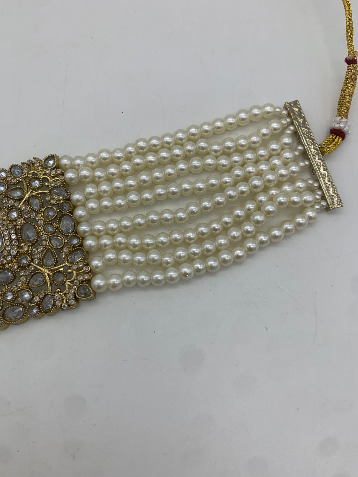 AM009 Gold and white choker set with earrings and tikka