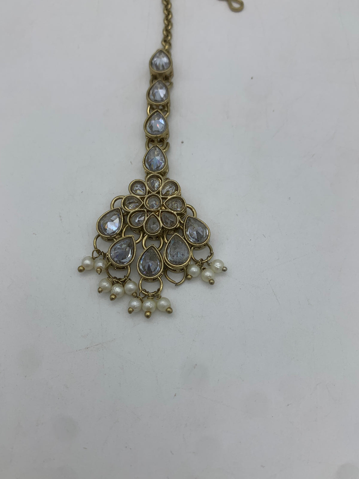 Am 008 Gold and white necklace set