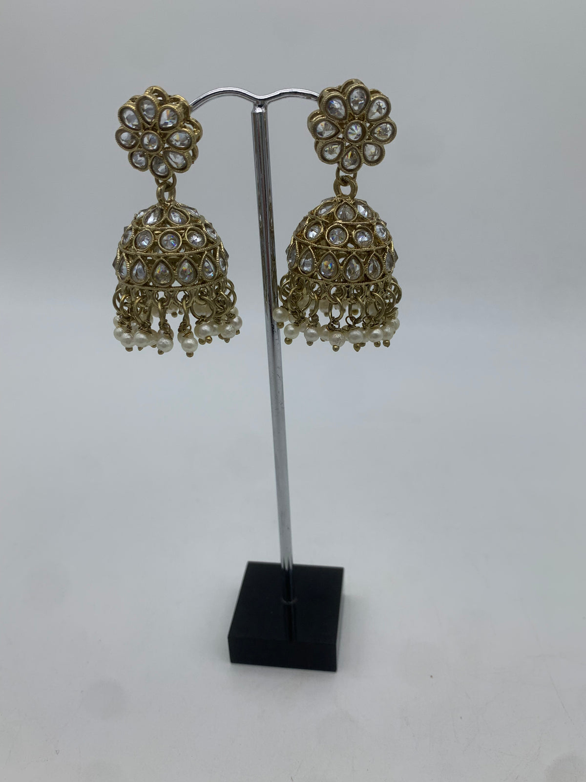 Am 008 Gold and white necklace set