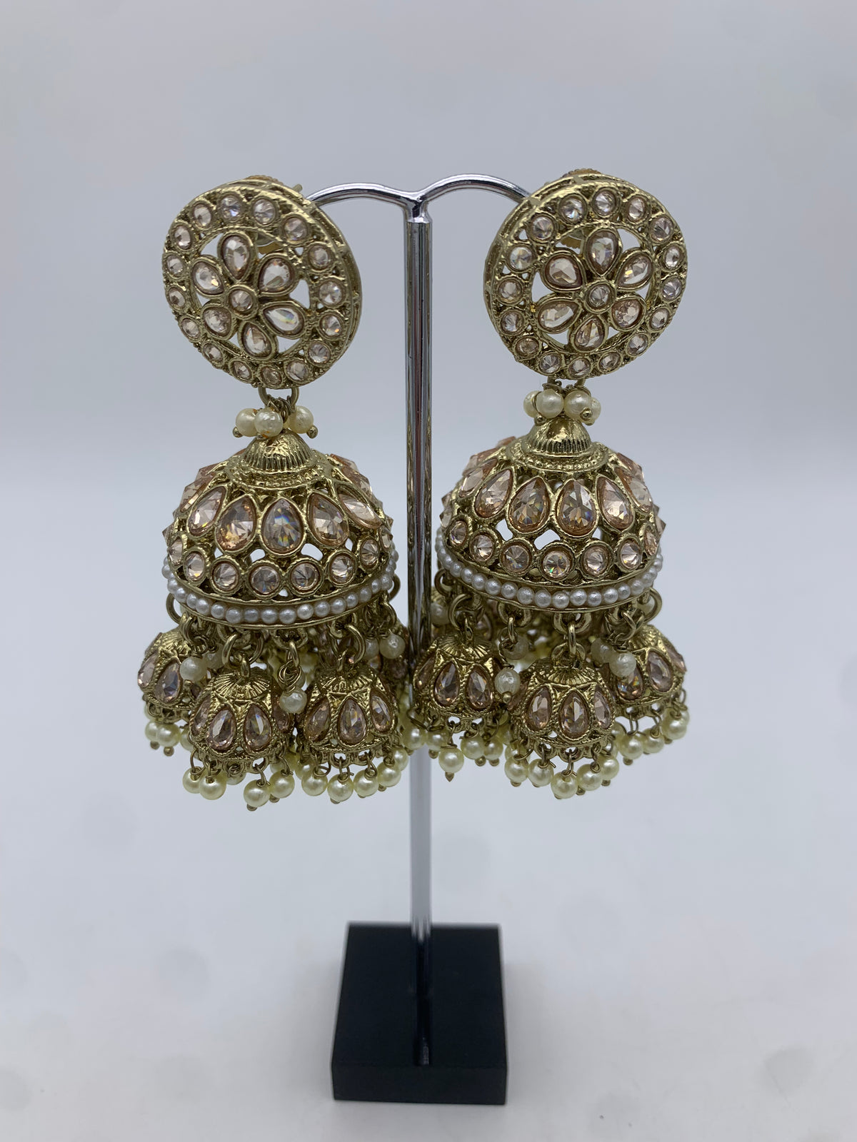 Am 004 Gold jhumka earrings