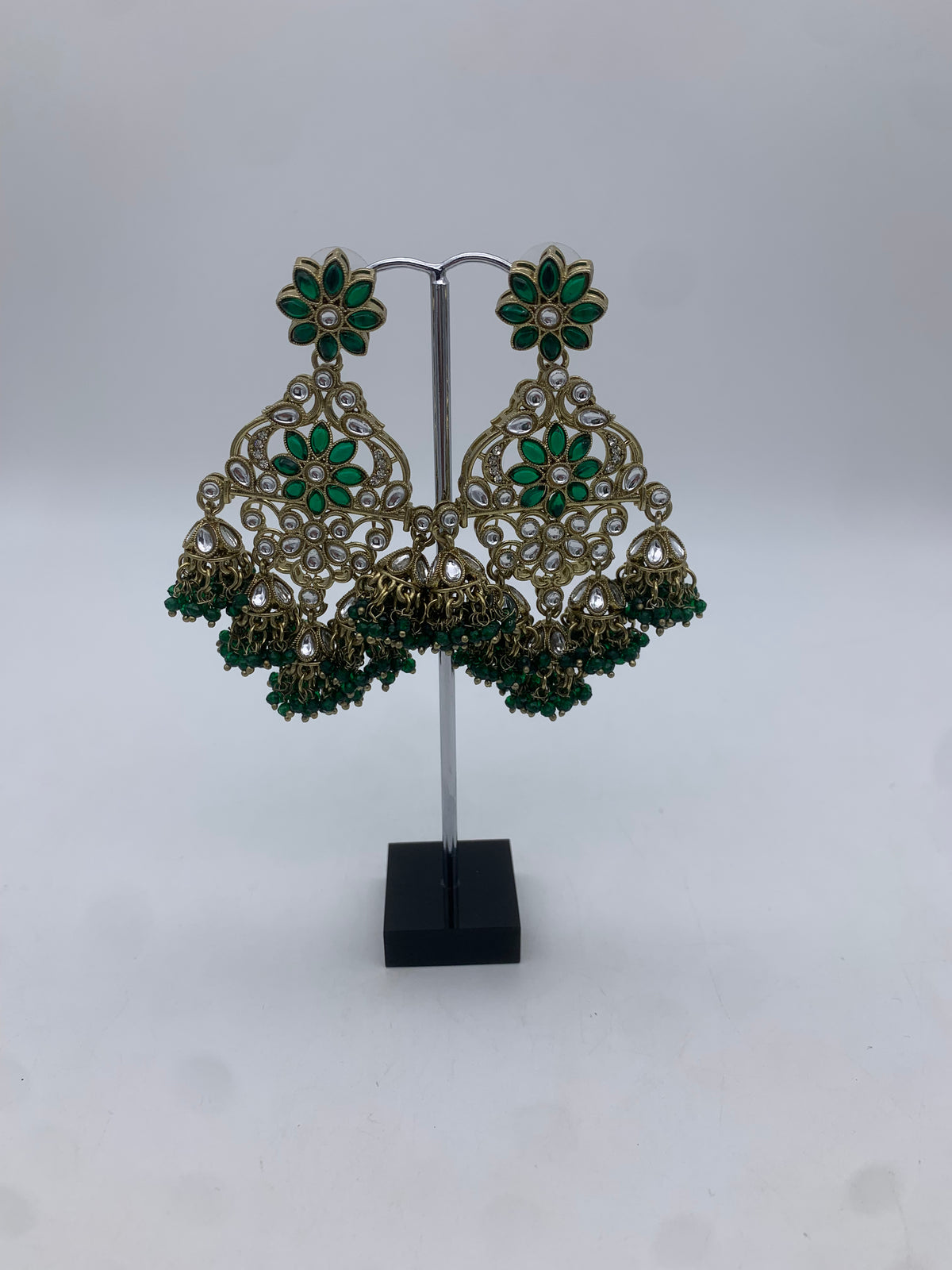 Am 002 Gold and green earrings