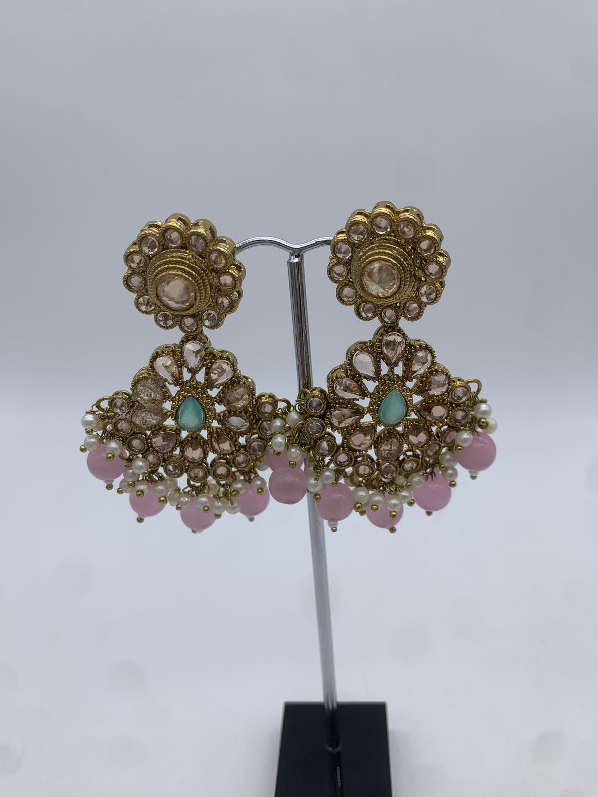 Am 001Gold pink and mint earrings