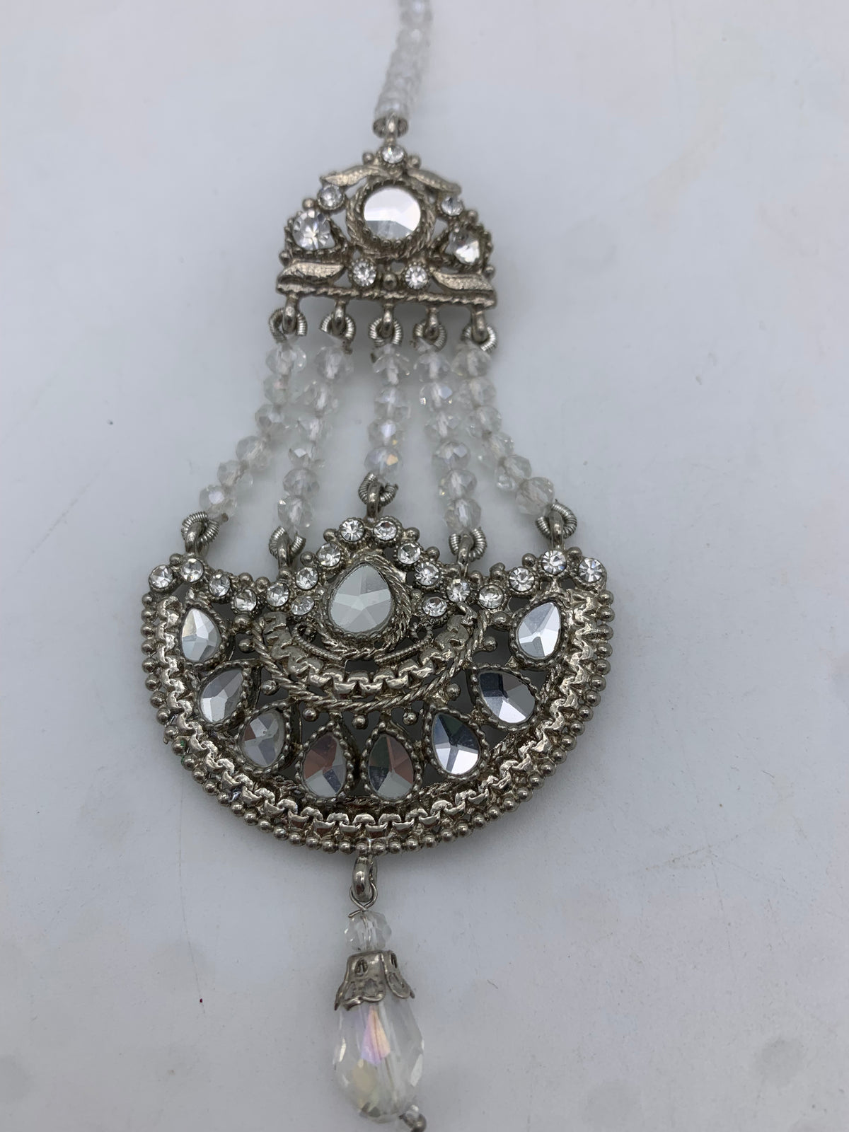 Am 000White earrings with Sahara
