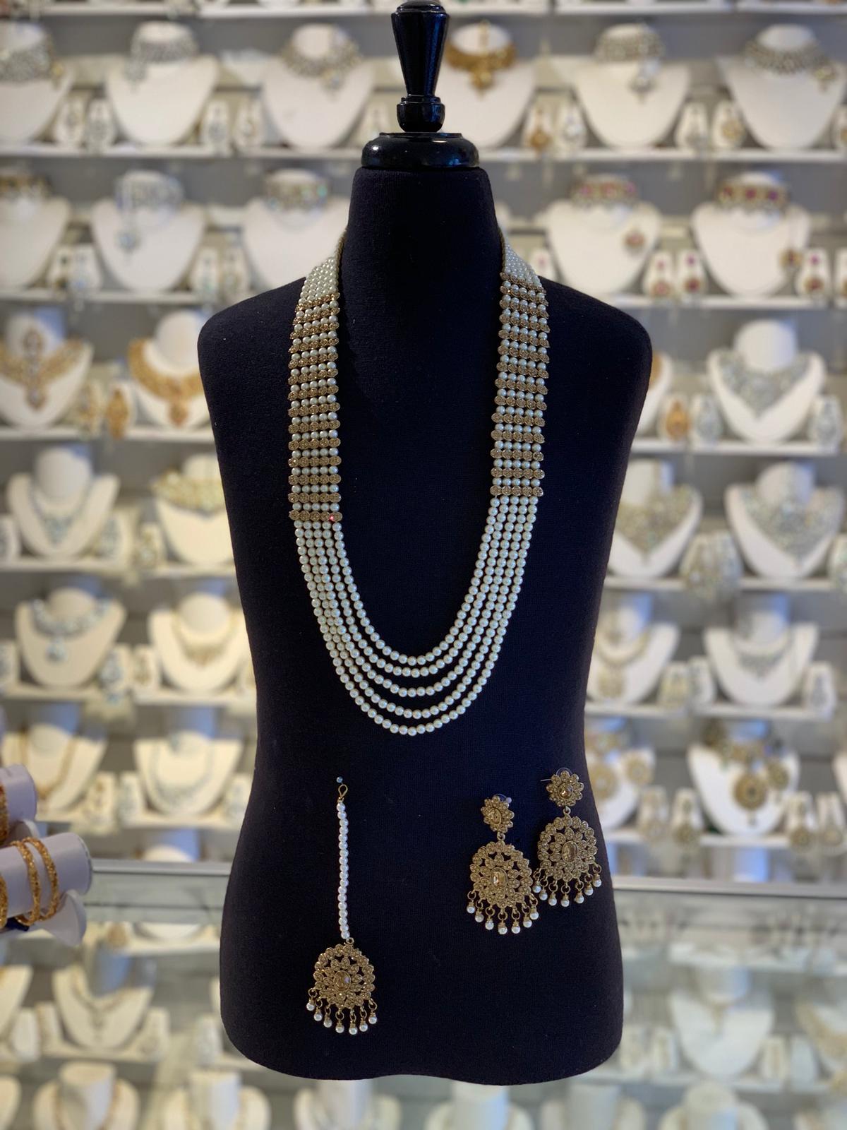 6011 Gold and white long necklace set image 2